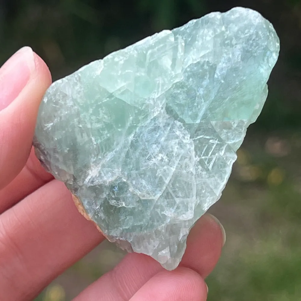 Namíbiai fluoritrög kristály, modell 11