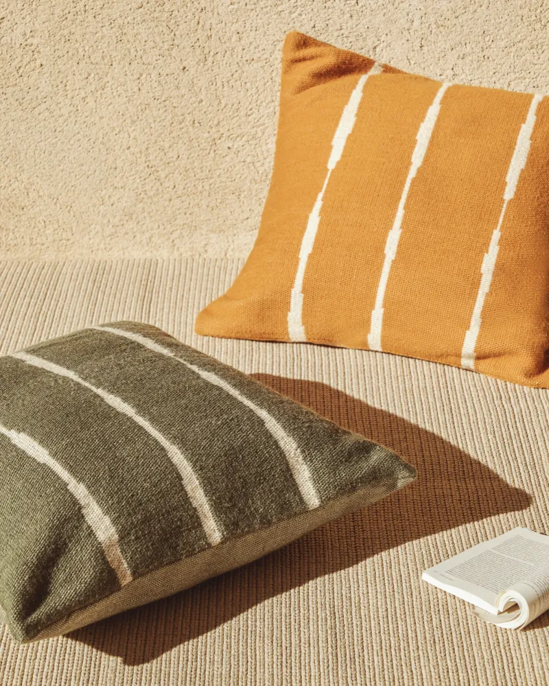 Daila narancssárga 100% PET padlópárna huzat Ikat grafikával 70 x 70 cm