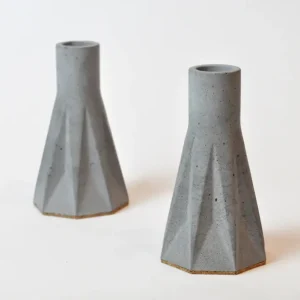 Beton polygon gyertyatartó