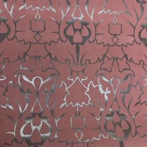 Bordó–ezüst klasszikus ornamentikus tapéta