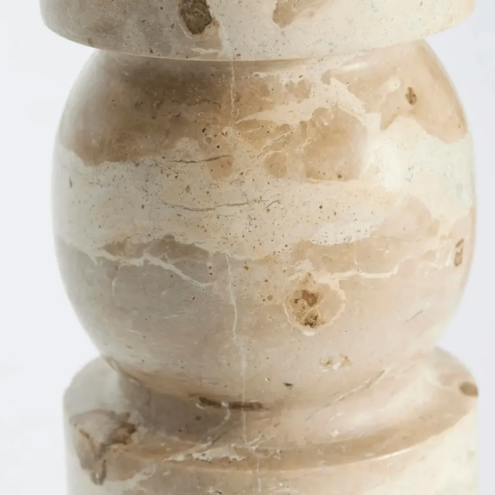 Ellia világosbarna márvány gyertyatartó – 30 cm (kézzel csiszolt)