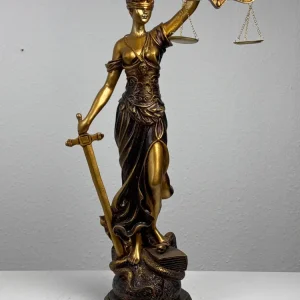 Justitia Szobor – Törvény és Igazságosság Jelképe (Nagy, antikolt bronz hatású)