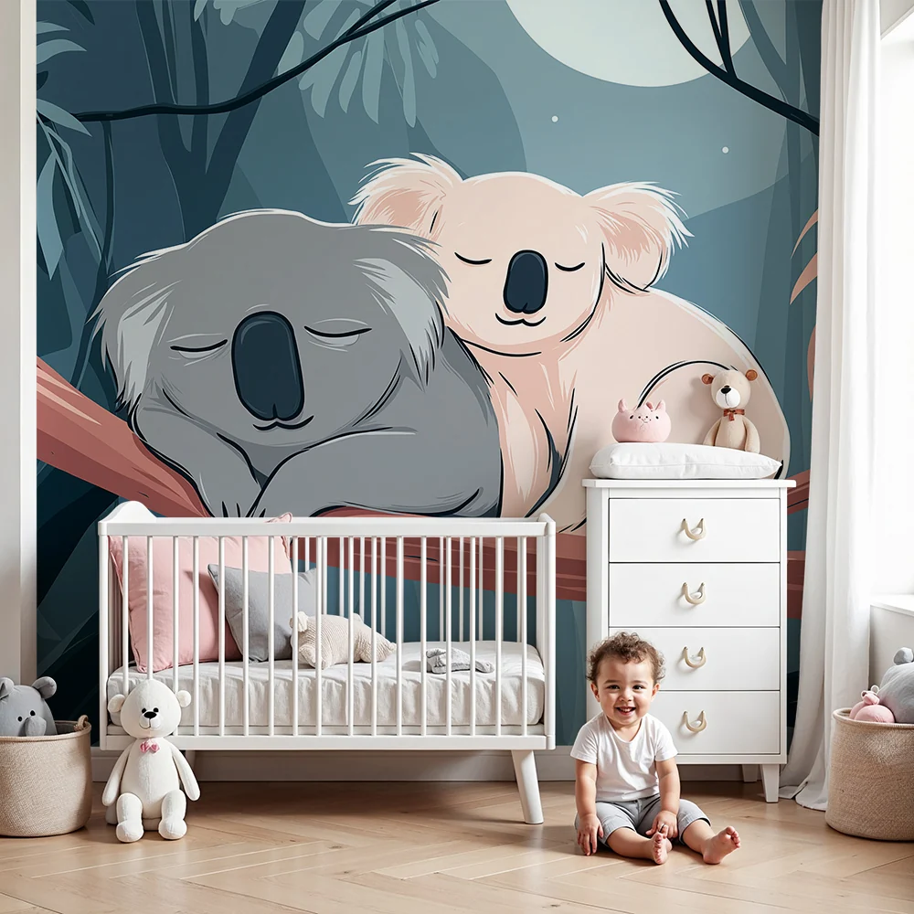 Nursery room wallpaper | Két alvó koala egy ágon egy nyugtató dzsungelben