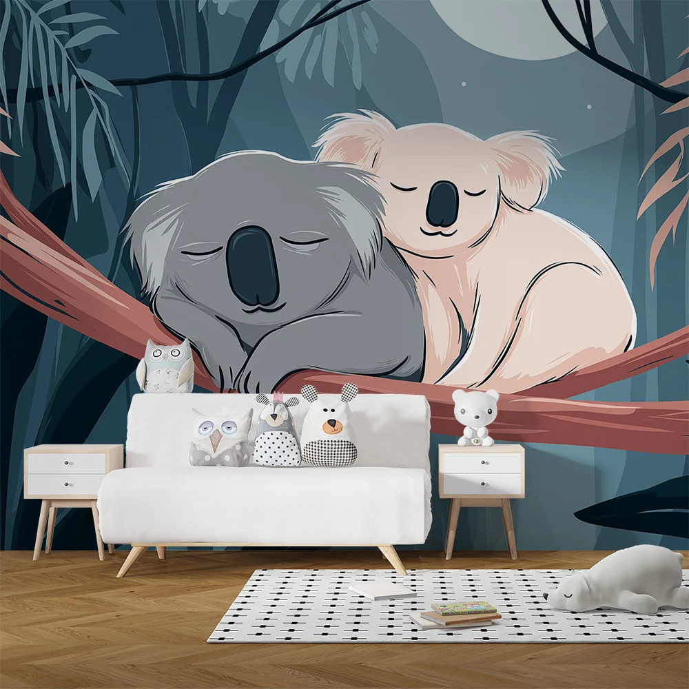 Nursery room wallpaper | Két alvó koala egy ágon egy nyugtató dzsungelben
