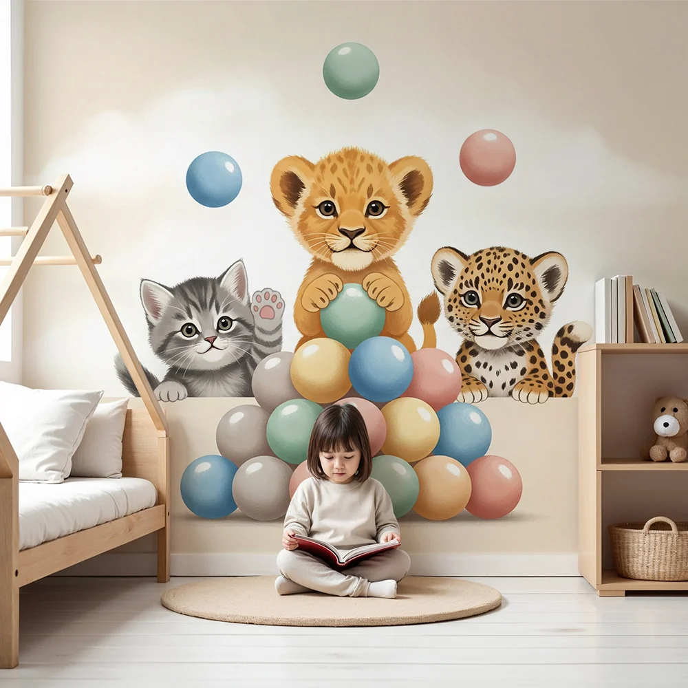 Nursery room wallpaper | Aranyos állatok játszanak színes labdákkal