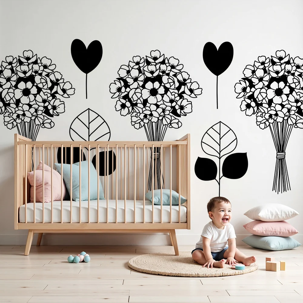 Nursery room wallpaper | Fekete-fehér virágok és szívek bouquets