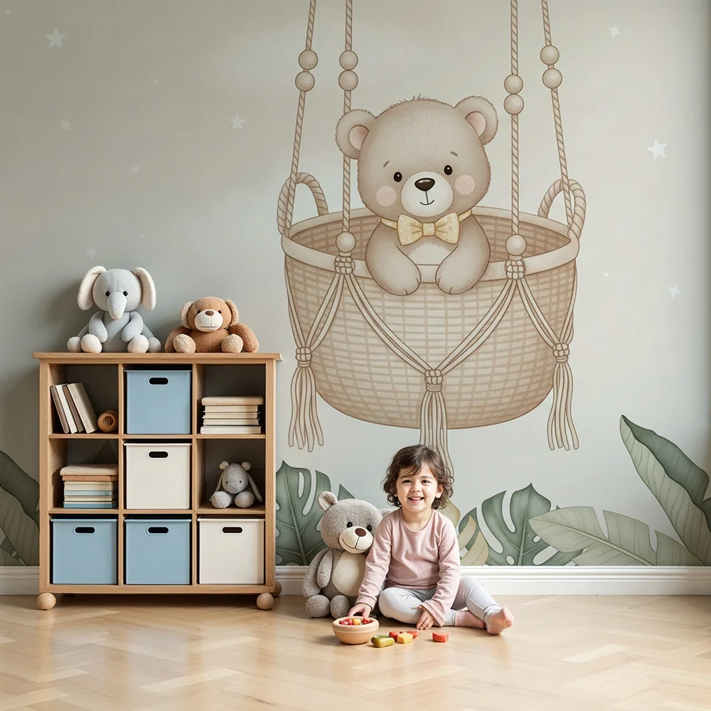 Nursery room wallpaper | Függő medve és puha lombozat