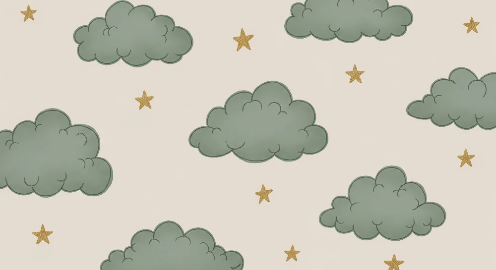 Nursery room wallpaper | Zöld felhők és arany csillagok krémszínű háttéren