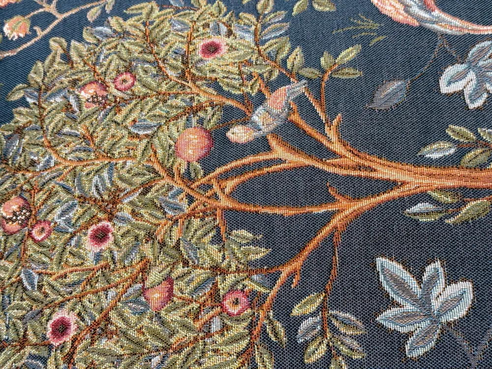 Kék párnahuzat, madarakkal és fával (jacquard szövés)