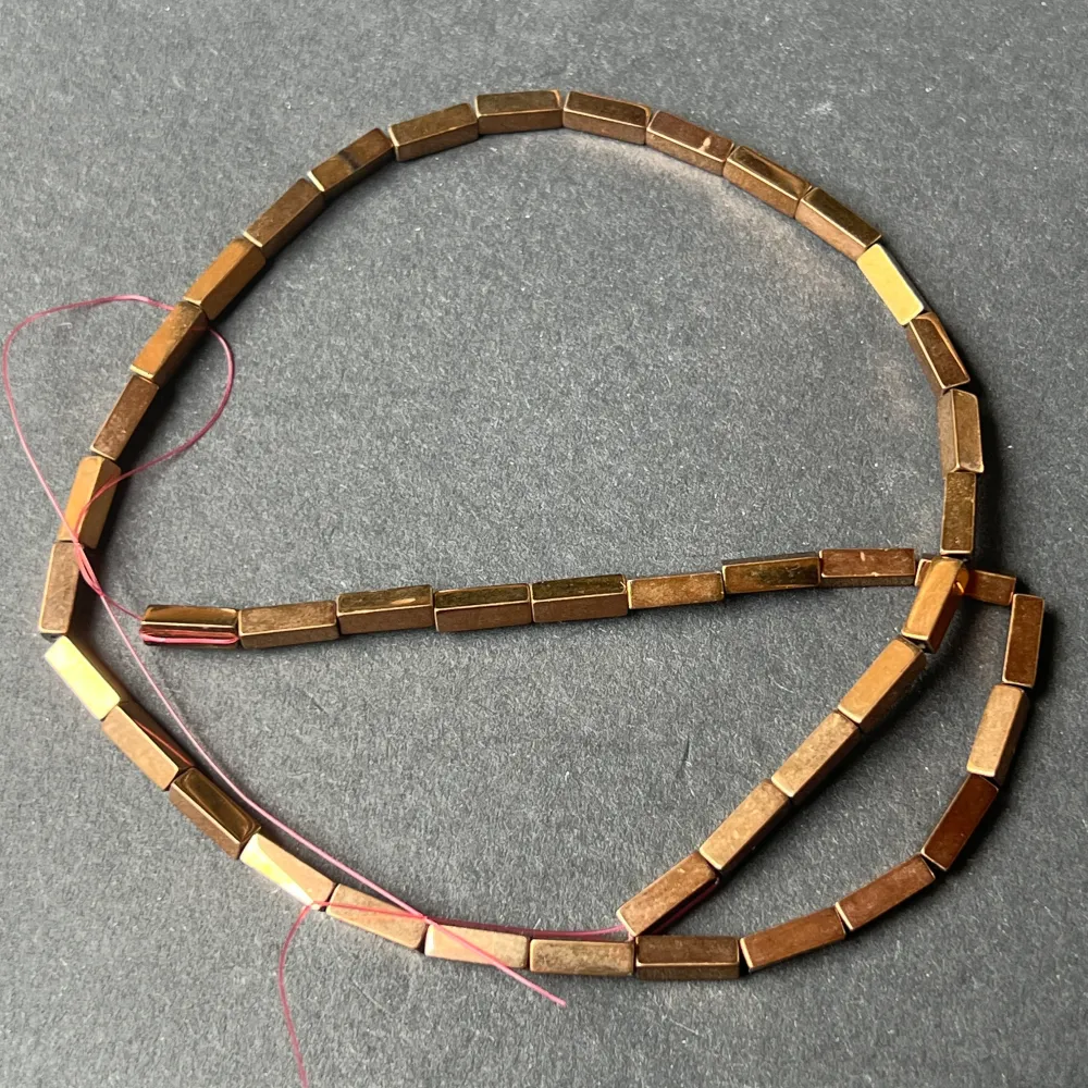 Hematit BRICK ROSE féldrágakő gyöngysor