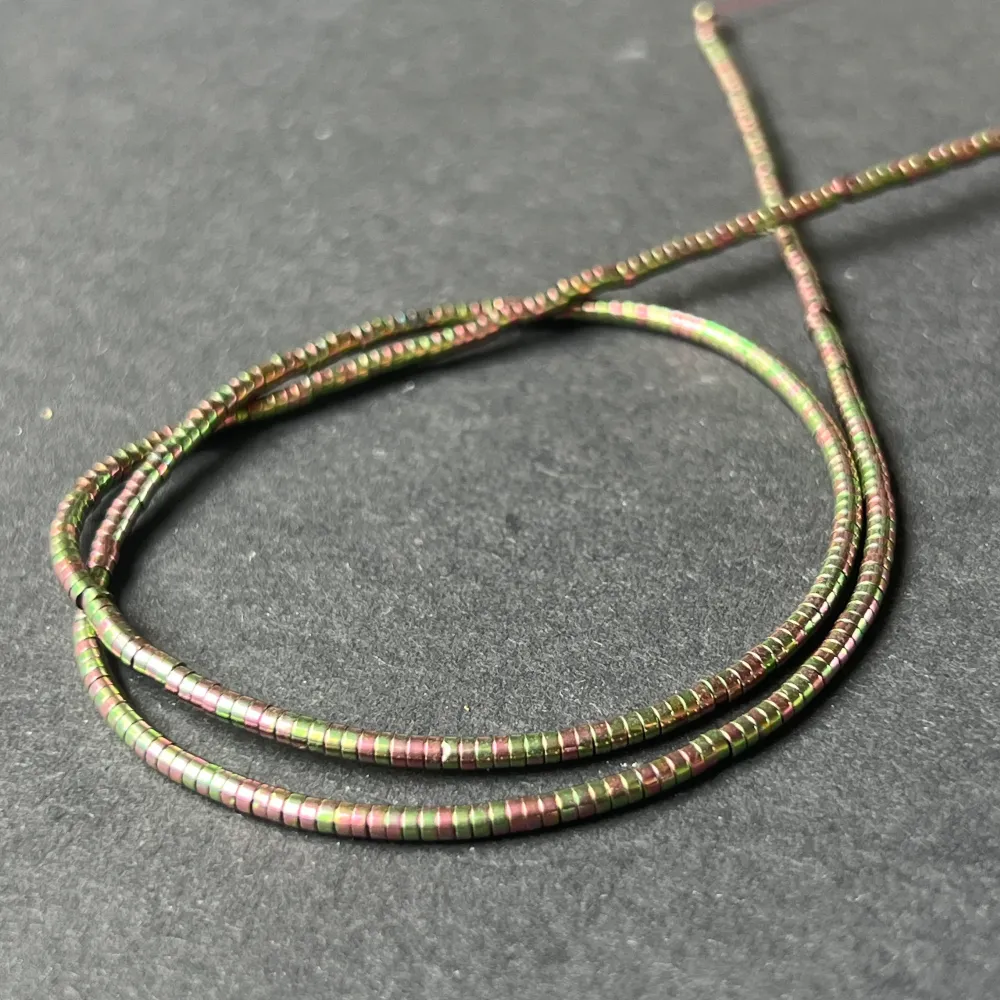 HEMATIT RAINBOW féldrágakő gyöngy szál