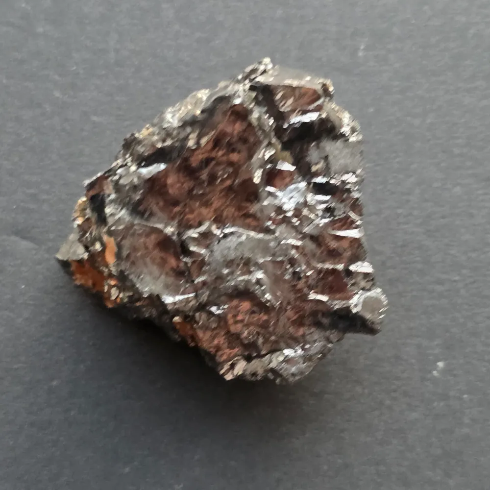 Szungit kristályos Elite (Noble) modell 4