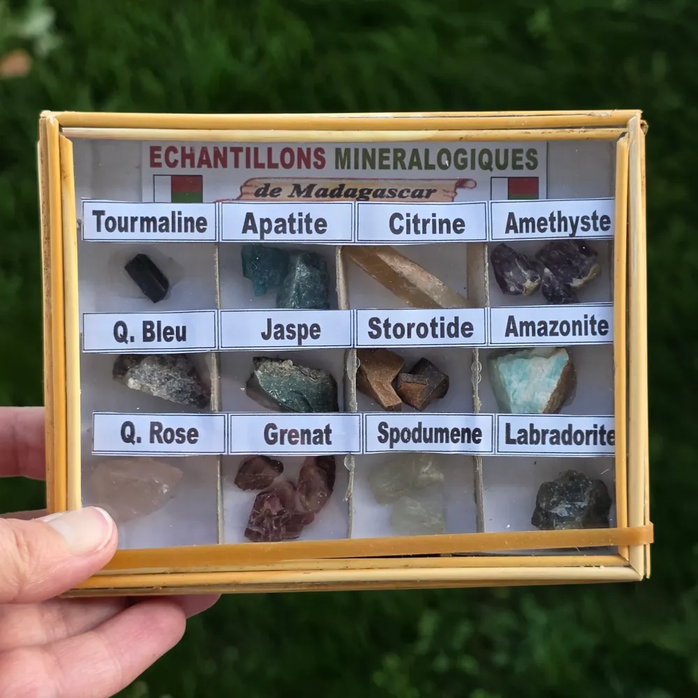 Madagaszkári ásványkészlet | 2. modell