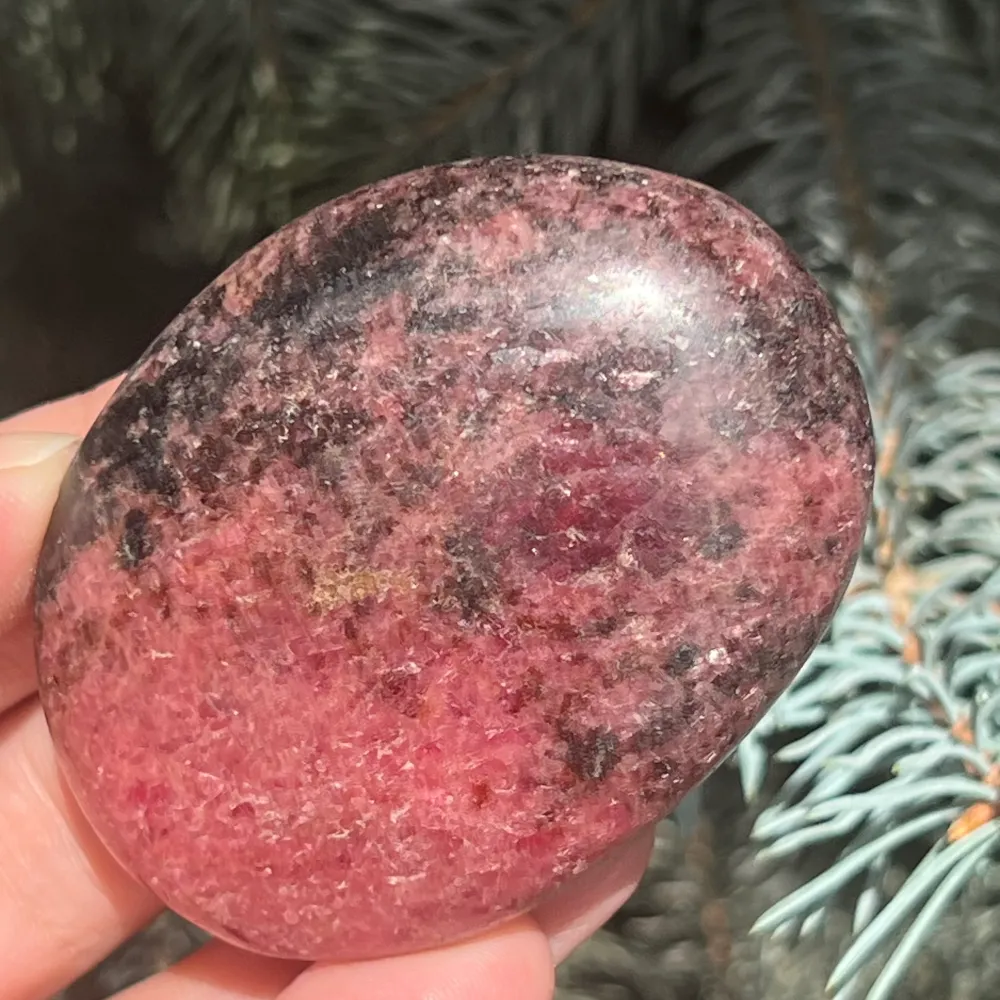 Palmstone Rhodonite Madagaszkári Modell 9