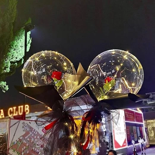 Dekoratív csokor, Vivimall, Rózsa léggömbben LED világítással, 35 cm átmérőjű, 2 x AA elem (nem tartozék), piros/fekete