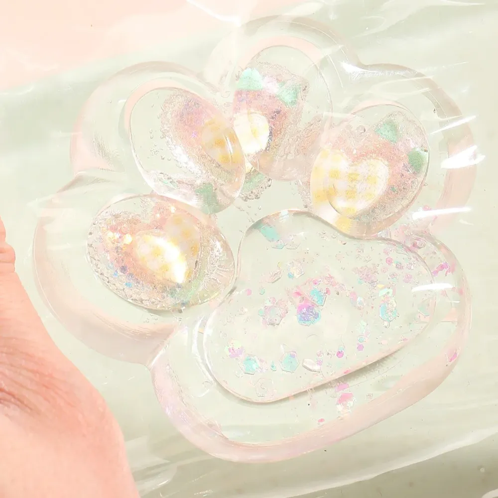 Vivimall Squishy stresszoldó játék, bolyhos macskamancs, lassú visszatérés, 7 x 6,5 cm, szív minta, többszínű
