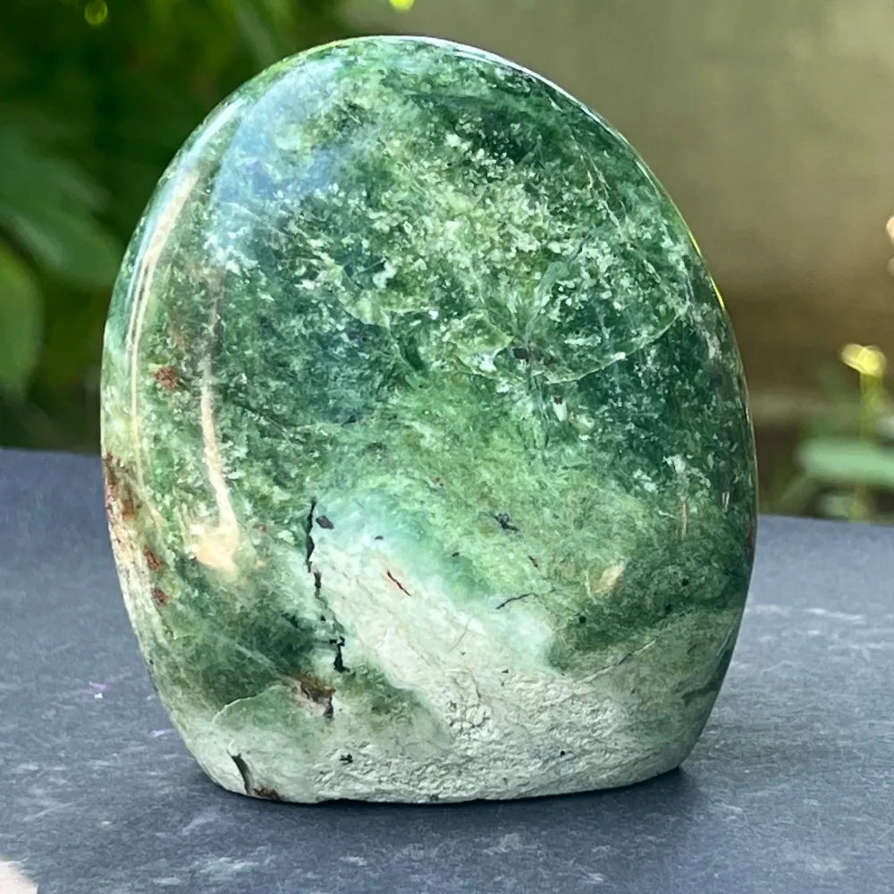 Chrysoprase szobor szabad forma | Modell L1