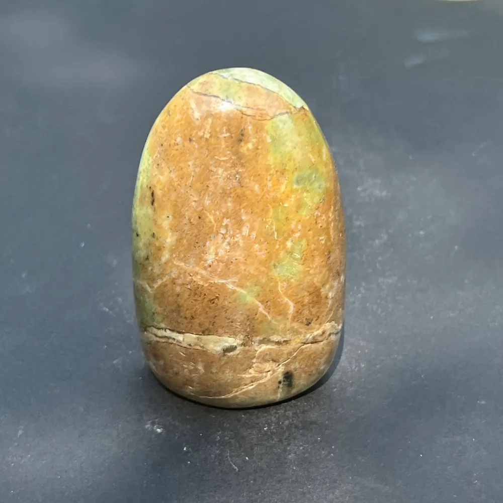 Chrysopráz szabadforma szerkezet m12